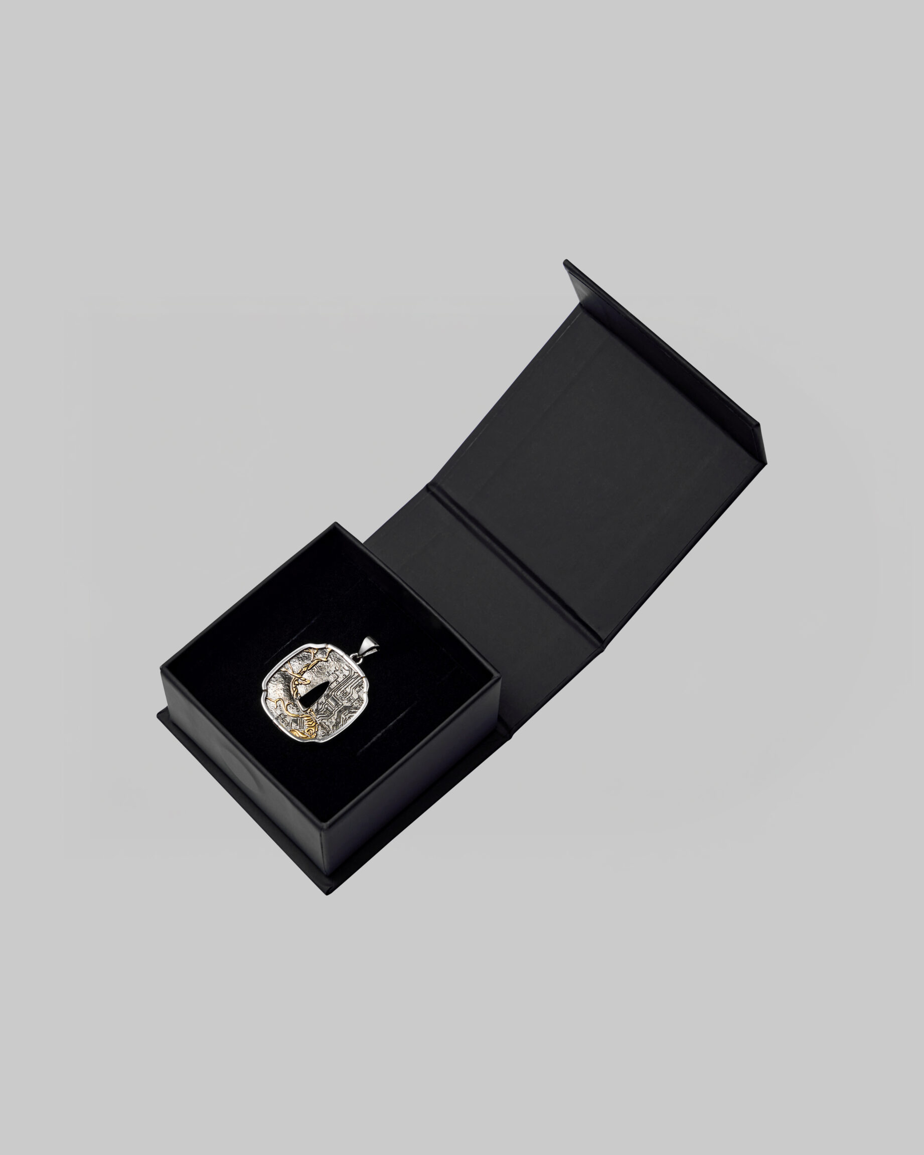 ПОДВЕСКА HATTORI